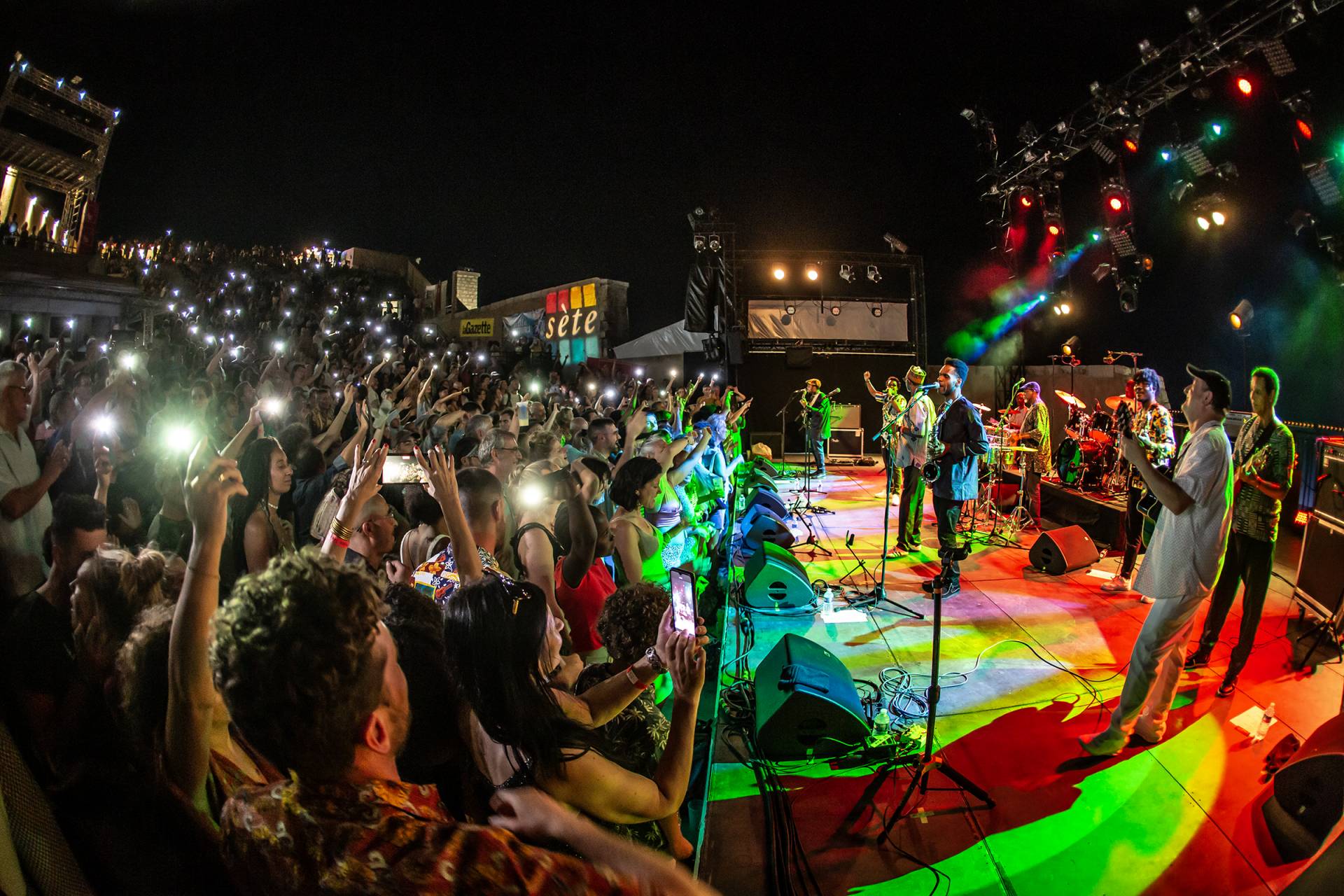 Fluo Party : 4ème soirée du genre et toujours autant de succès - Ville de  Sète - Ville de Sète